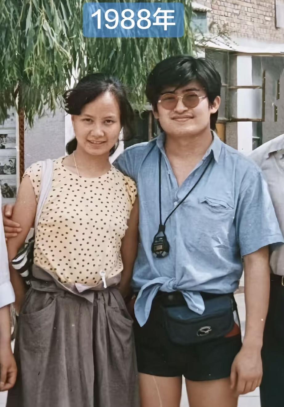 刘欢为妻子卢璐写了一首歌，歌名叫《璐璐》，卢璐对刘欢的昵称是：欢儿。刘欢和卢璐