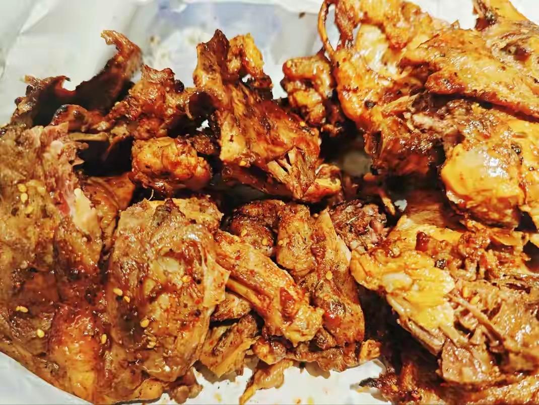 辽宁沈阳“10大美食”，你吃过几个1、沈阳饺子2、沈阳烤串3、沈阳鸡架
