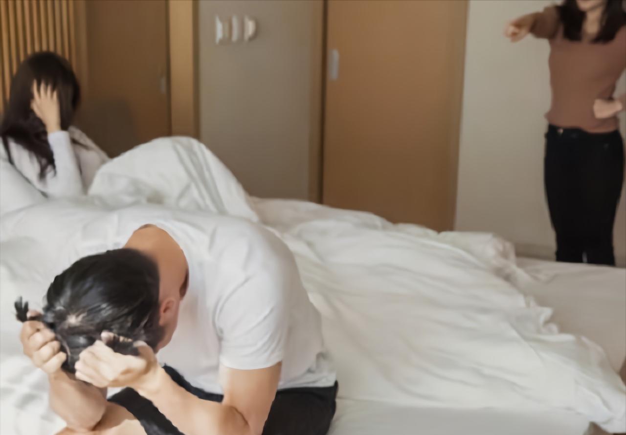 “太狗血！”辽宁，一男子发现，好兄弟经常来他家看他儿子，疑惑之际便做了亲子鉴定，