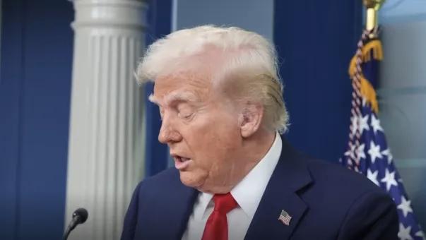 真相已经暴露，特朗普尴尬了特朗普最近已经绝望地发觉，他一番操作看似厉害无比，