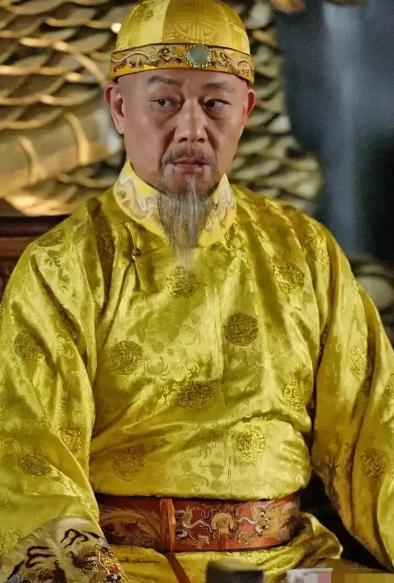 1791年，除夕夜，81岁的乾隆突然下旨，让奴才们去永和宫把78岁的愉妃抬过来，