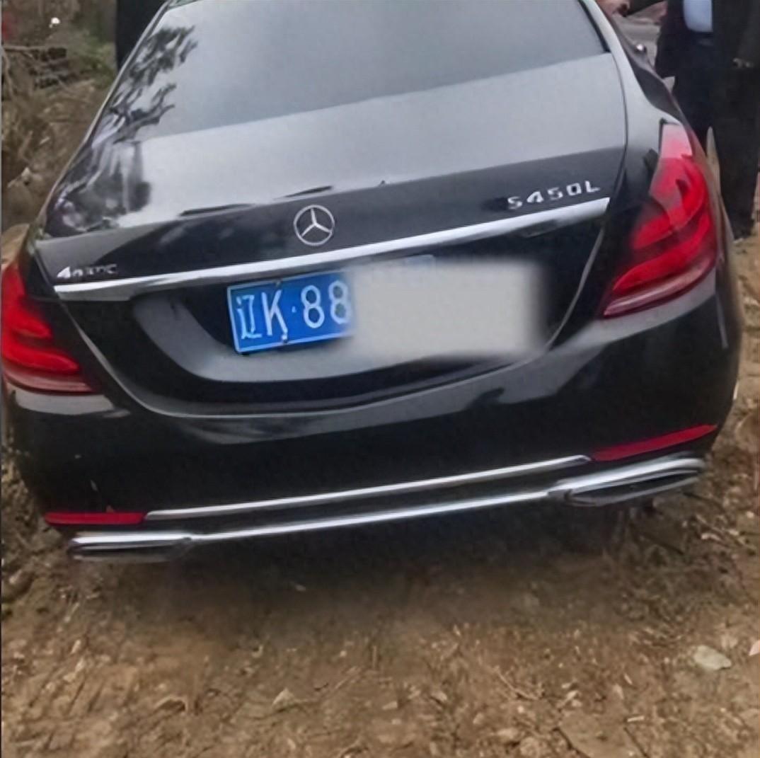 朱门酒肉臭，路有冻死骨，这话在今天居然有了最离诞的具象化呈现。就在辽宁辽阳，