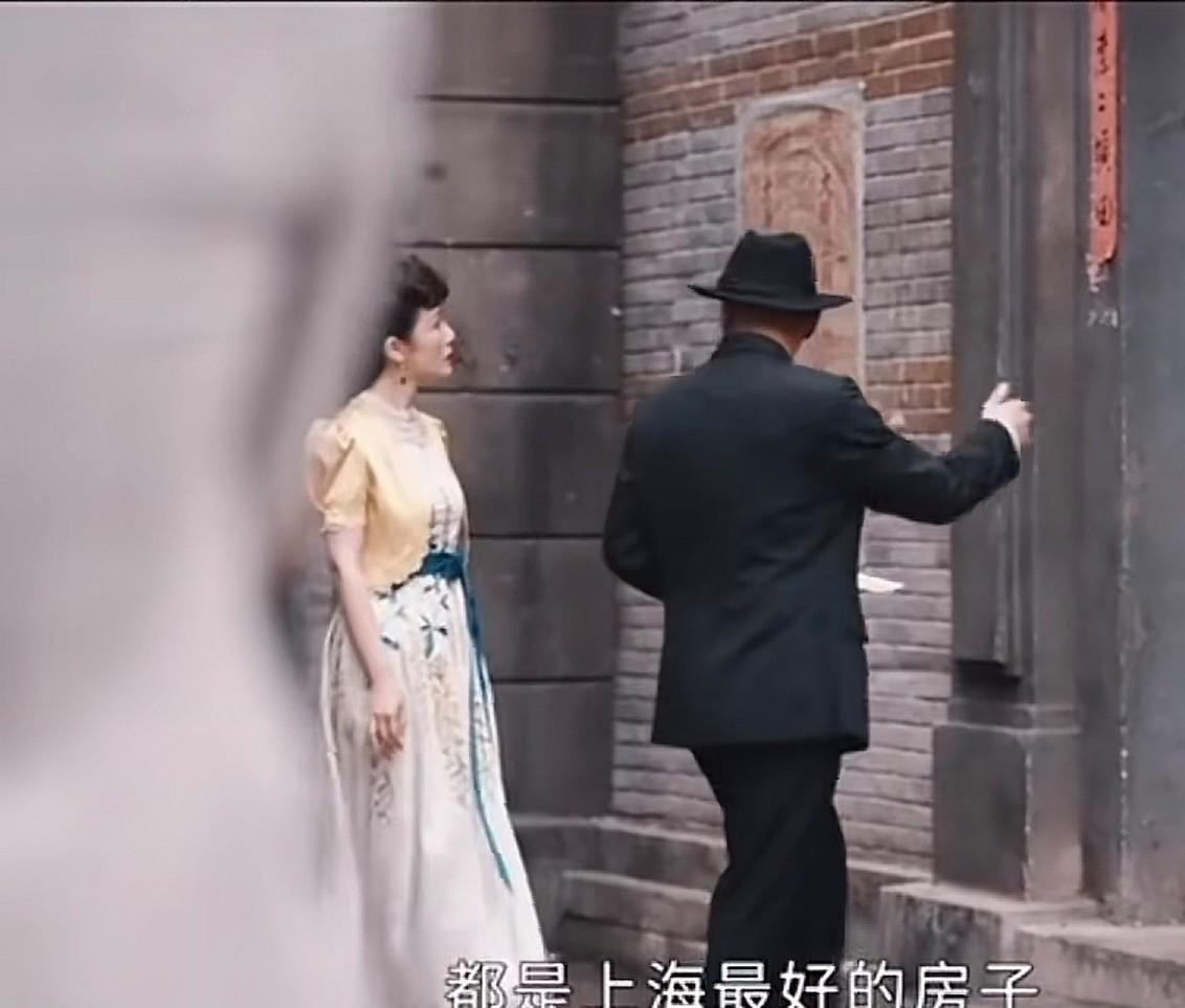 褚韶华开始出手反击，剧情迎来转折。离婚后的周燕一心要在上海置业，每日打扮靓丽看房
