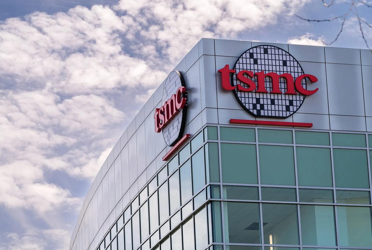 2月5日，外卖巨头美团重磅出手，豪掷7.17亿美元收购叮咚买菜，叮咚买菜是中国先