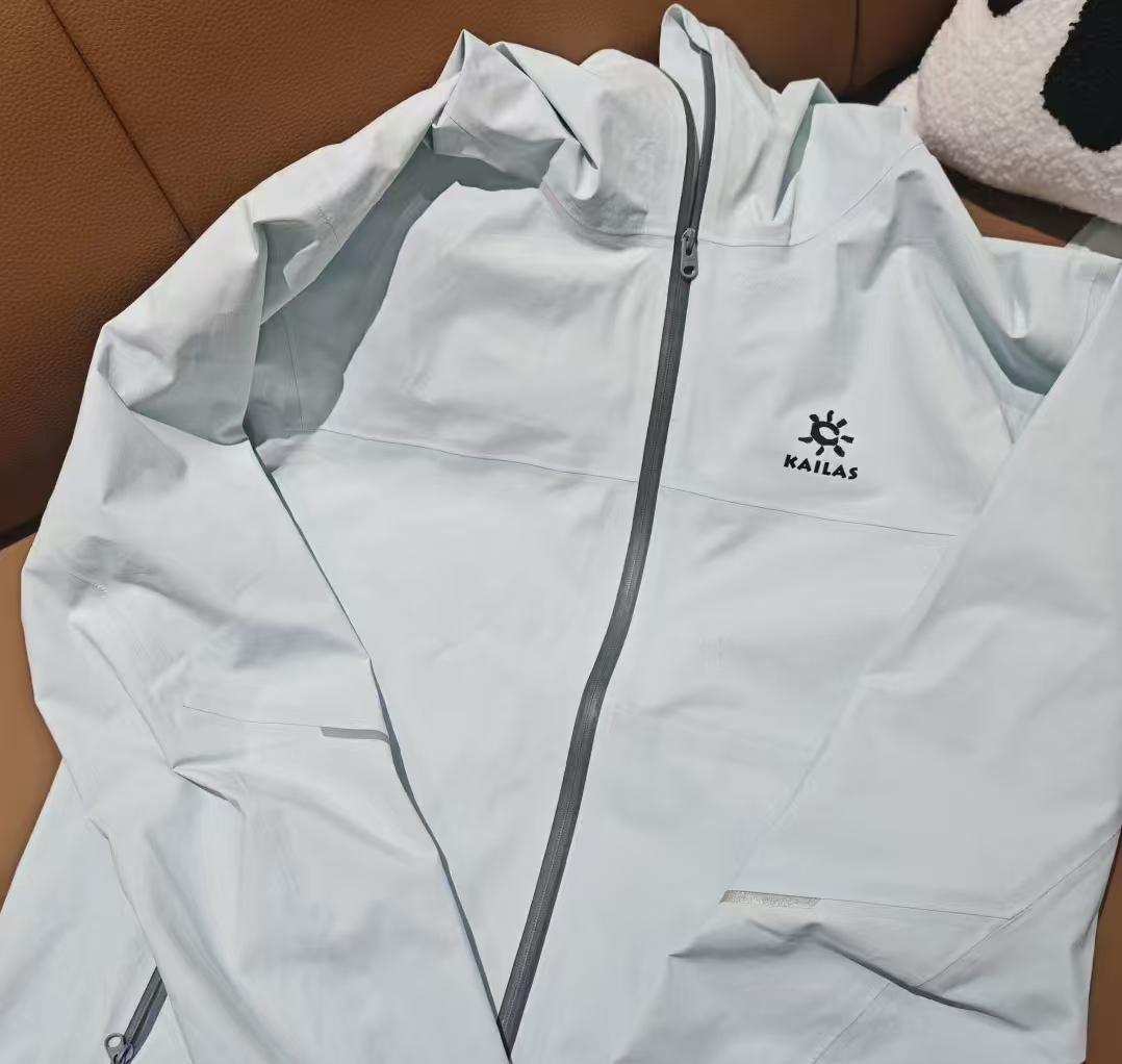 长假马上到了，听说今年准备出门的人数超乎想象，年轻人买户外鞋服的热情高涨！我好像