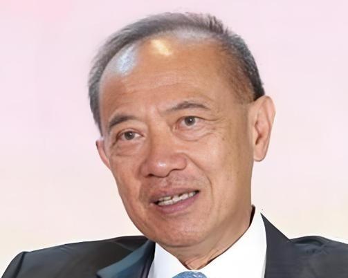 有人说出了大实话！新加坡前外长杨荣文曾表示，不要看美国动不动就威胁中国、制裁中国