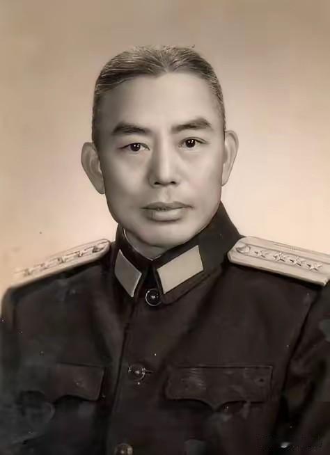 1949年3月，国民党师长王晏清起义前，给自己的舅舅邓昊明打了一通电话，询问我党