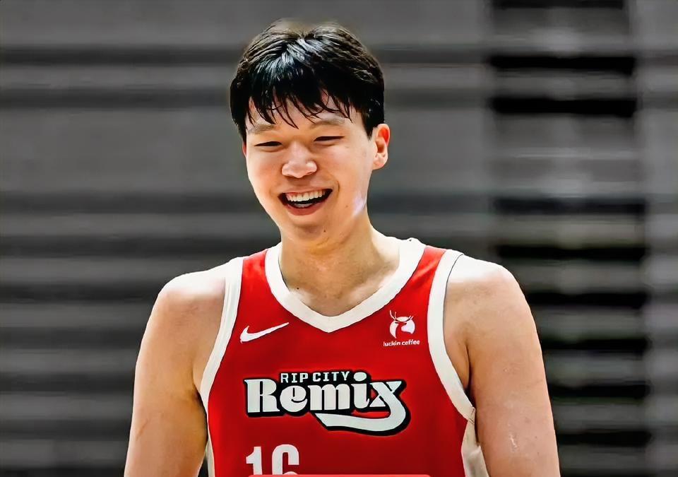 有一说一，今日杨瀚森和巴恩海泽根本不在一个级别！杨瀚森：20岁，2025年