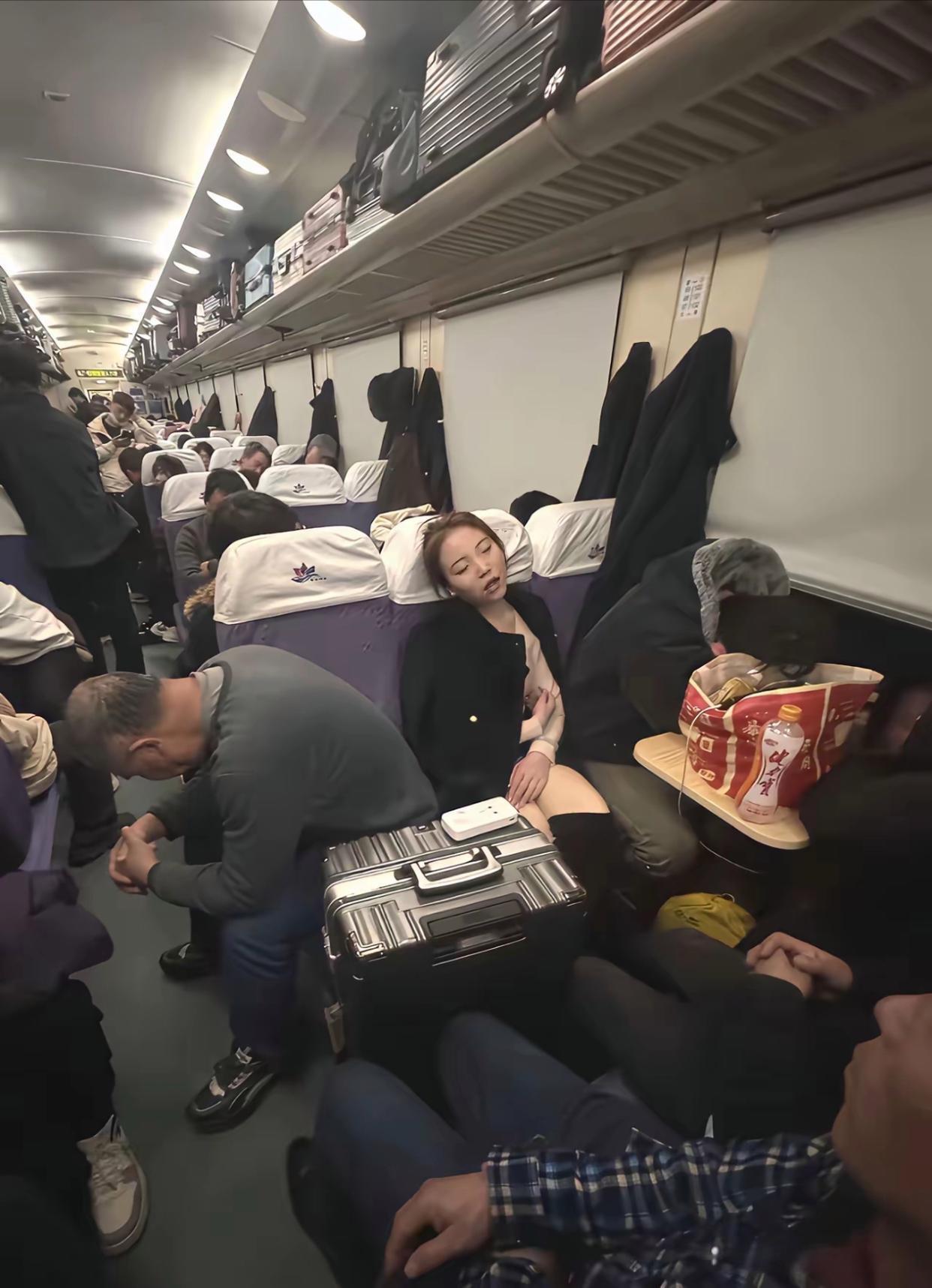 哈哈每一次出行都是疲惫的