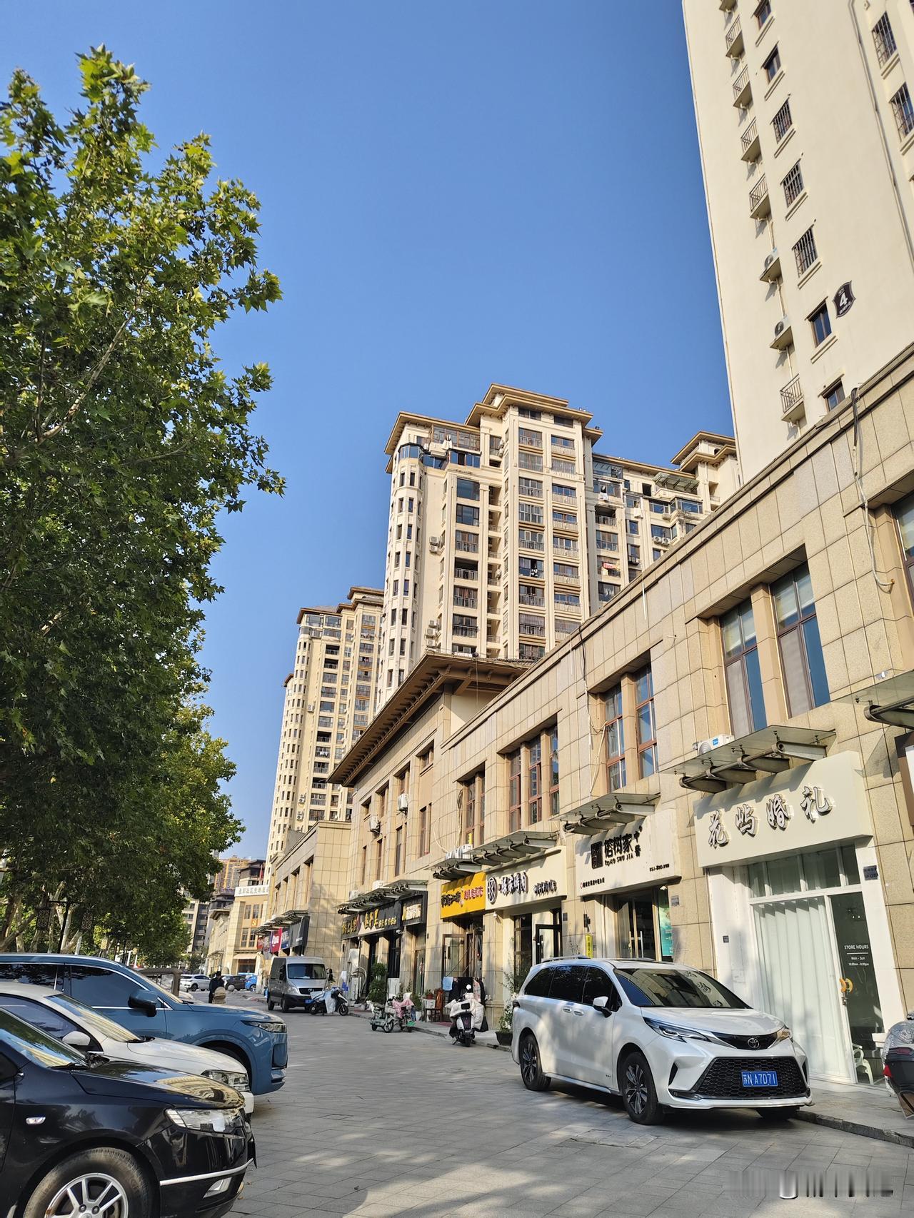 这是城投公司建的房子,话说,各地的城投是都是国企么?负债不?