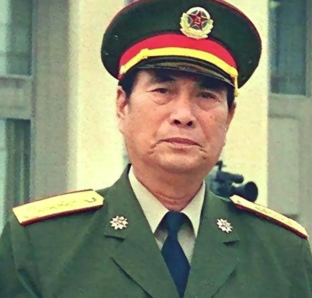 1987年广州军区司令员职位空缺，邓公在商议人选时忽然问起：“当年对越反击战里那