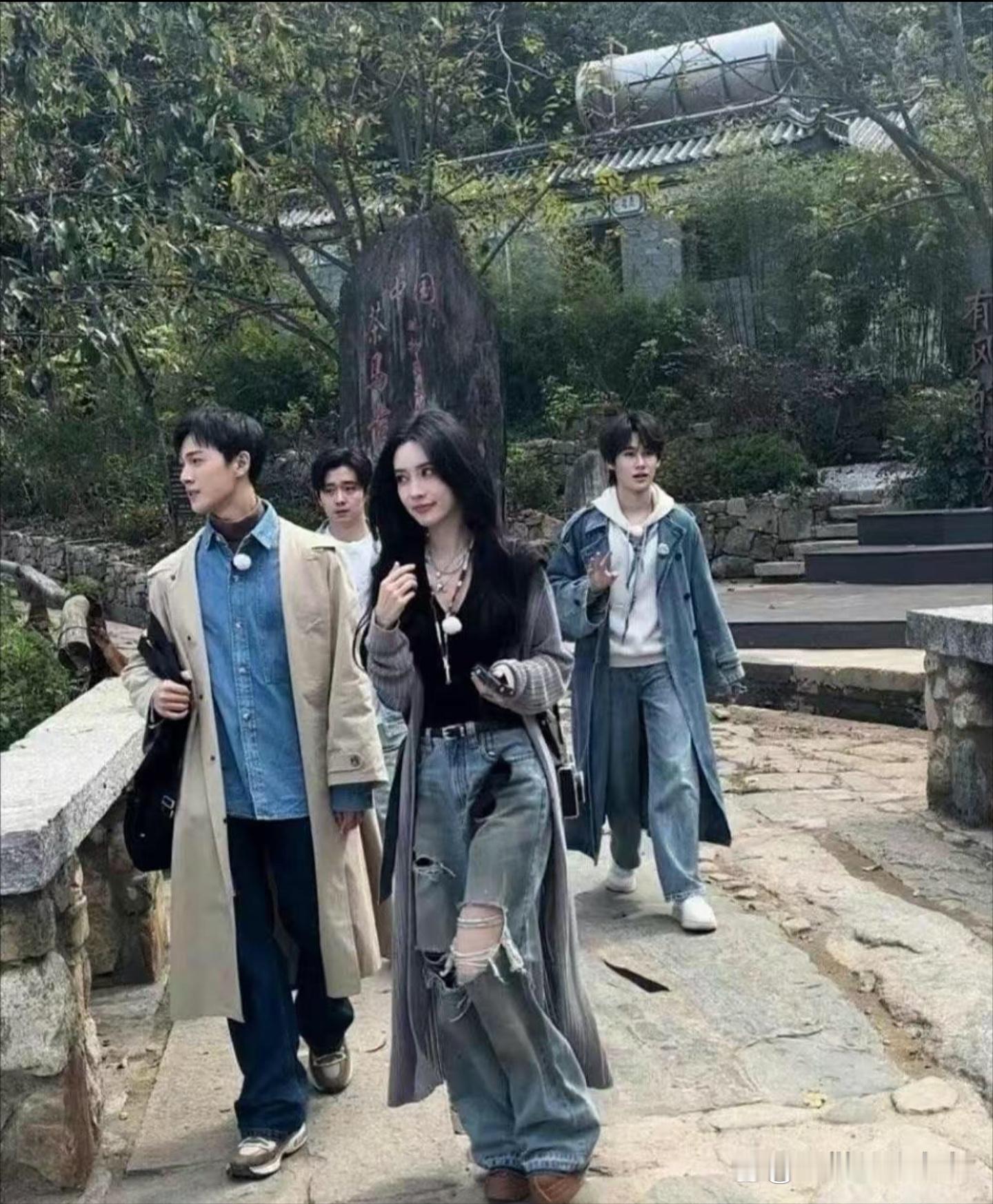 孟子义多高啊我的妈，这身材，路拍都这么顶……​​​