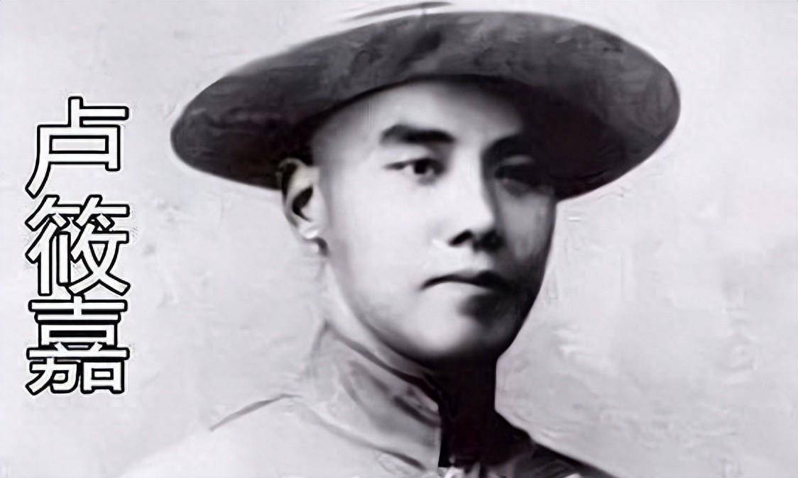 1925年，黄金荣把浙江督军卢永祥的公子给打了，赶忙把杜月笙、张啸林叫来，商量如