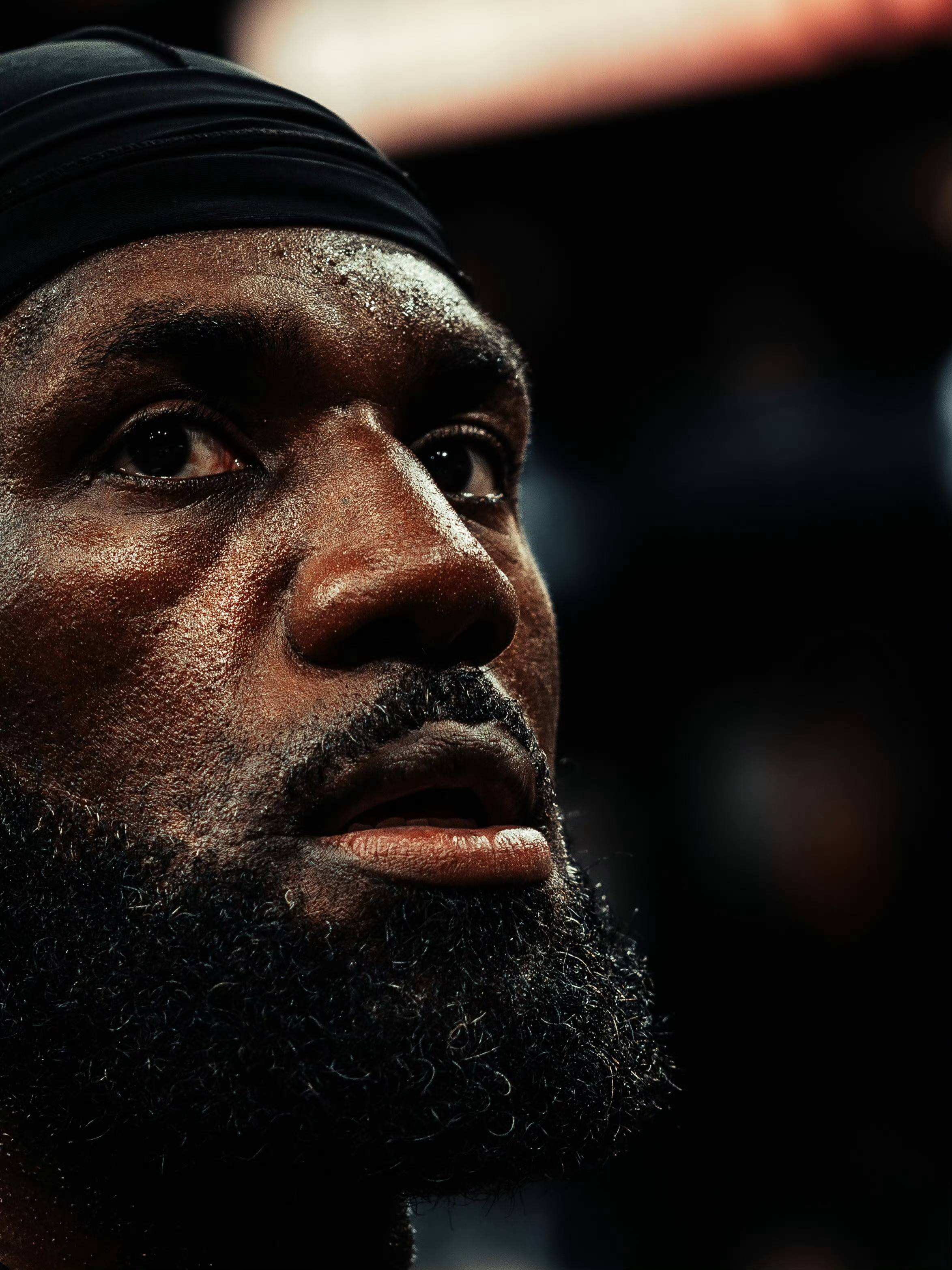 ESPN记者RamonaShelburne：消息人士表示，如果湖人能清晰说明准
