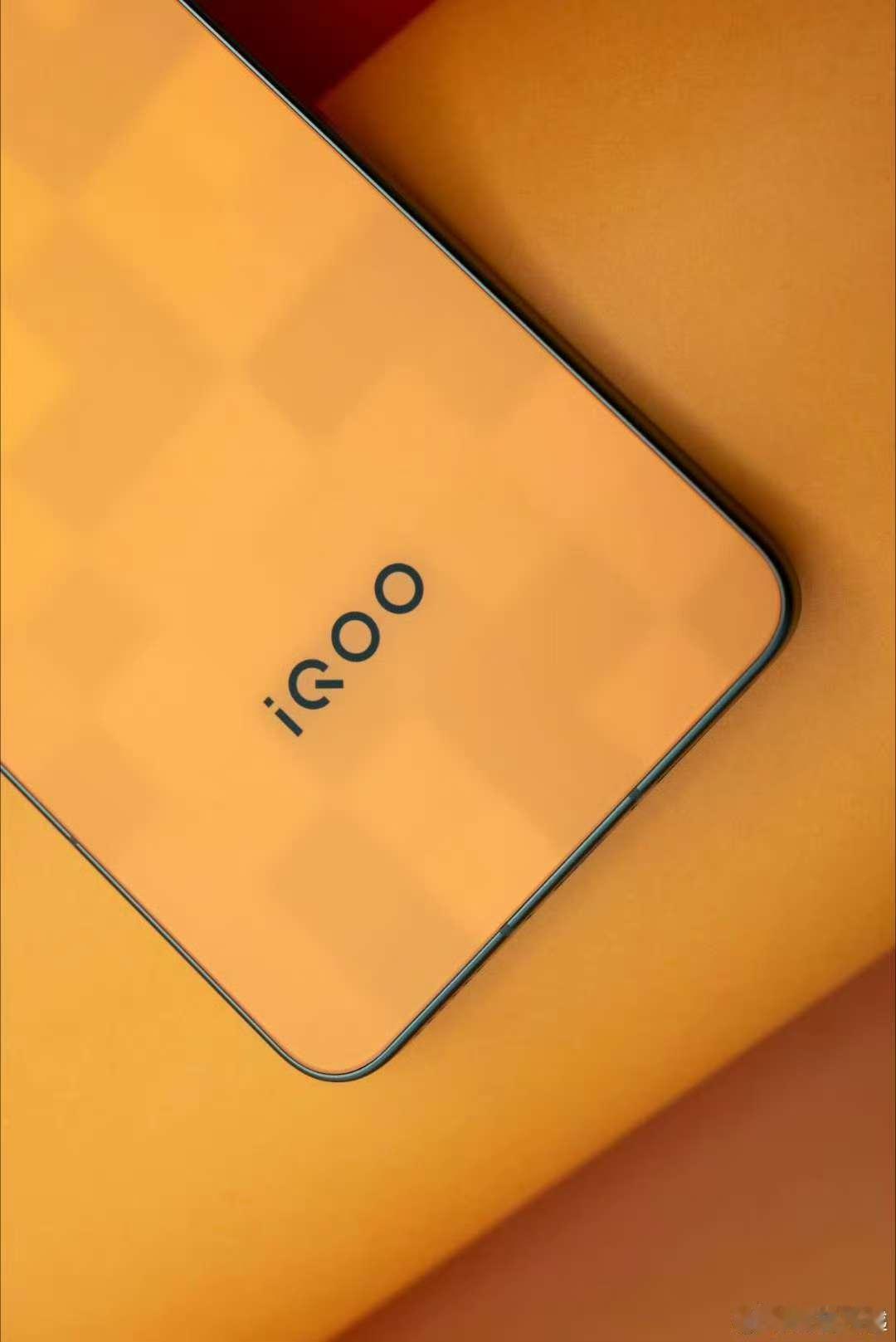 iQOO让我在宿舍一战成名男大开黑党终于找到本命机📱了！iQOONeo11是