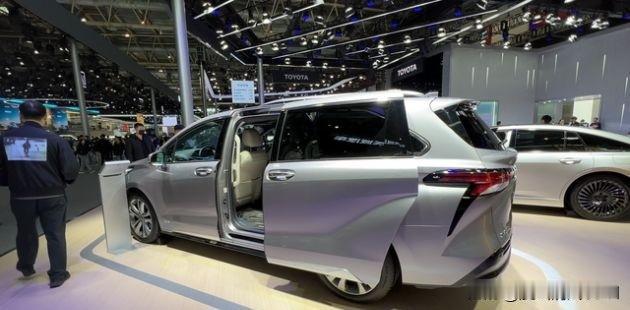 核心差异速览维度汉兰达(SUV)赛那(MPV)核心优势通过性好、