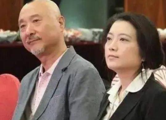 1998年妻子瞒着陈佩斯花79万买下北京荒山，所有人嘲笑她疯了，谁知多年后这片烂