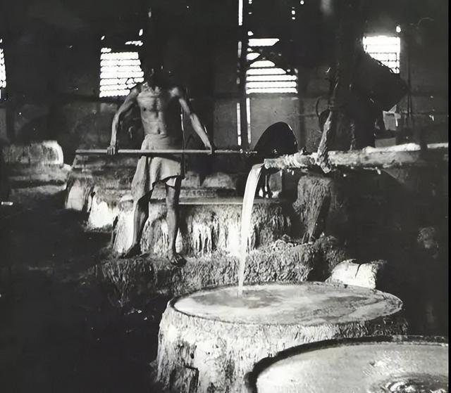 大后方军工生产下滑，是中了“造不如买，买不如白拿”的毒1937年全面抗战爆发