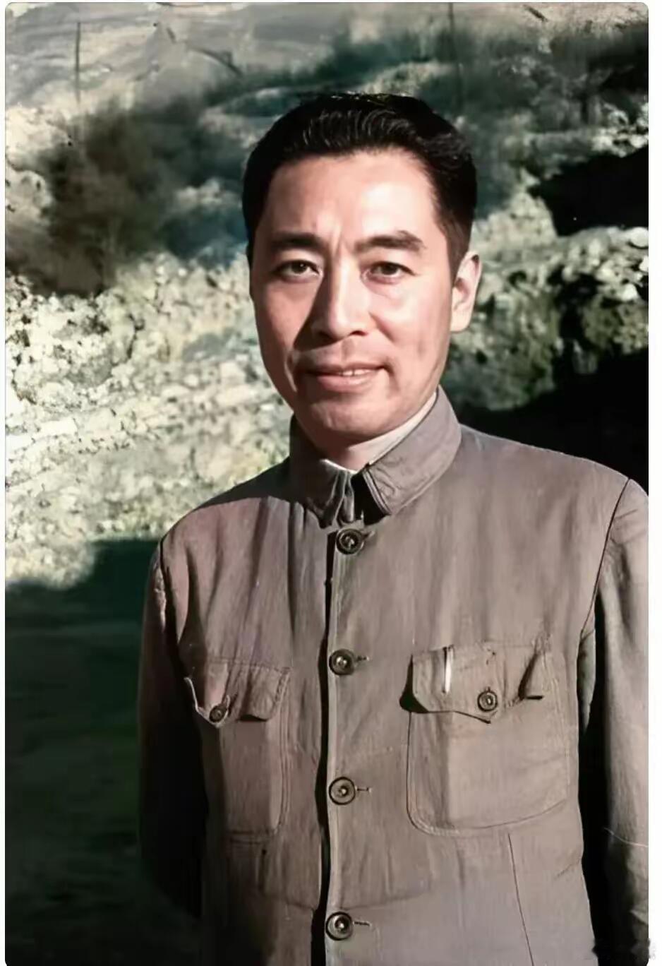 伟人故事，咏怀不朽！伟人周恩来我们的精神领袖看见周公向他敬礼致敬!​​​