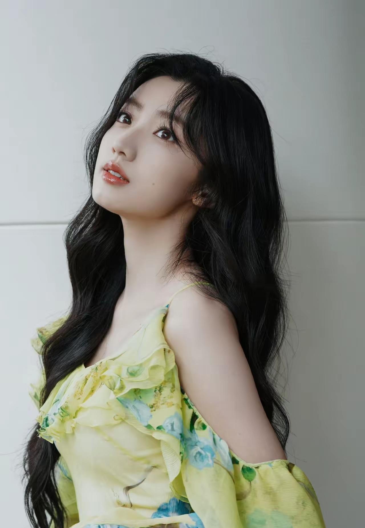 岁月是一场无声的迁徙，有人来，有人走，有人被遗忘，有人被替代。就像四季更迭，春去