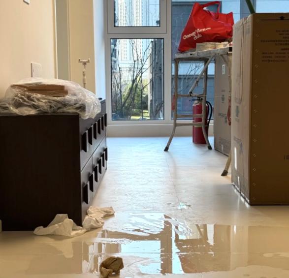 朋友小杨家装修花了40多万，结果住进去三个月，天天吵架！上周我去串门，一进门就看