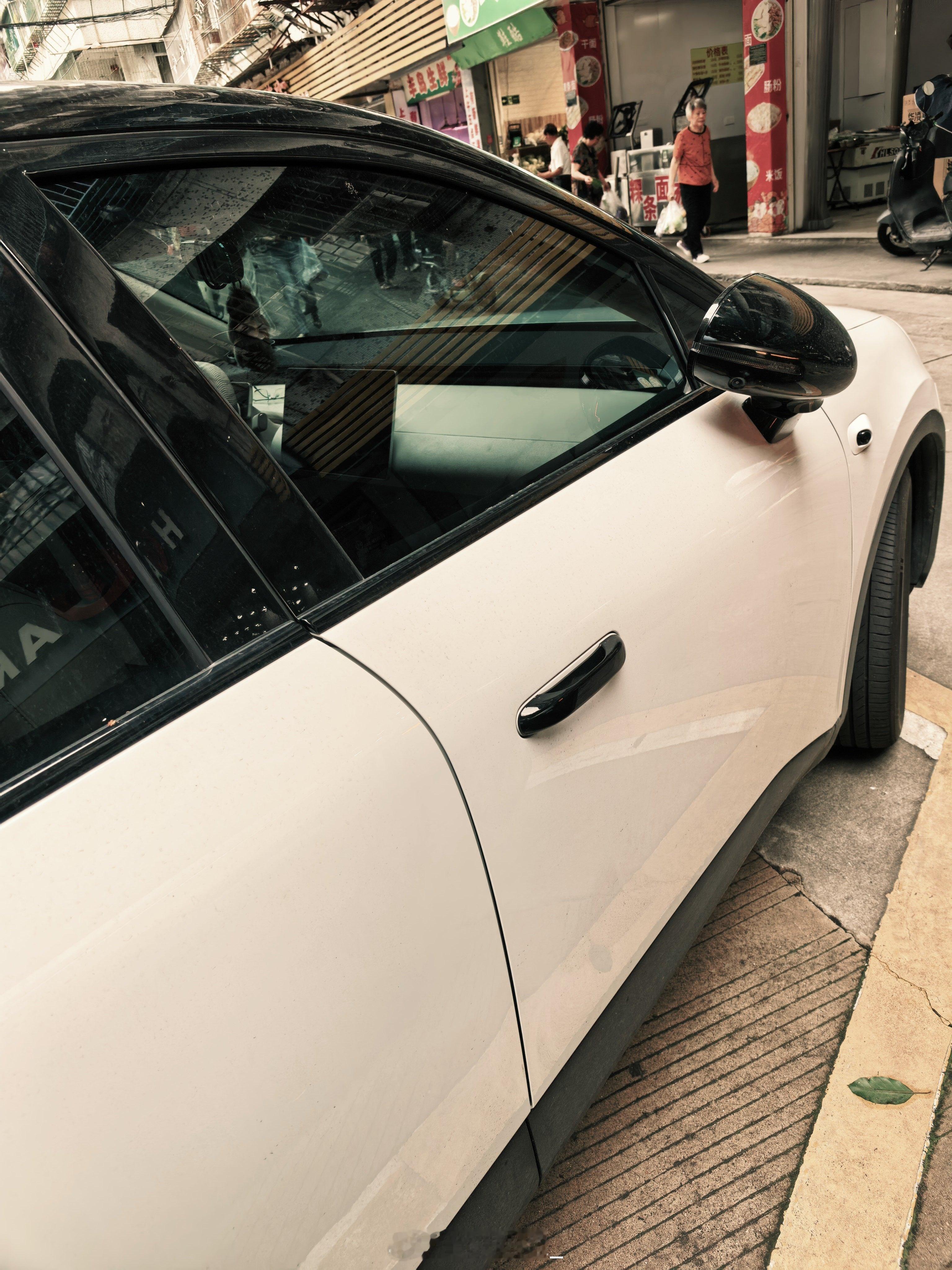 来充电，偶遇一位萤火虫用户改了她的门把手新能源汽车大v聊车