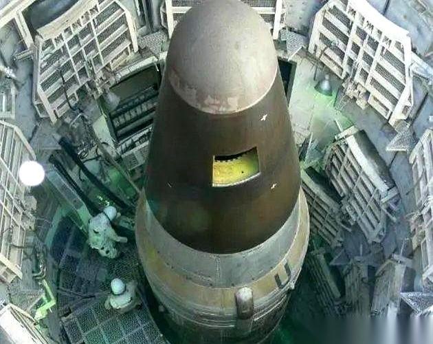 为啥都说俄罗斯输不了？就一句话，人家是揣着地球“重启键”在跟你玩。你以为这打