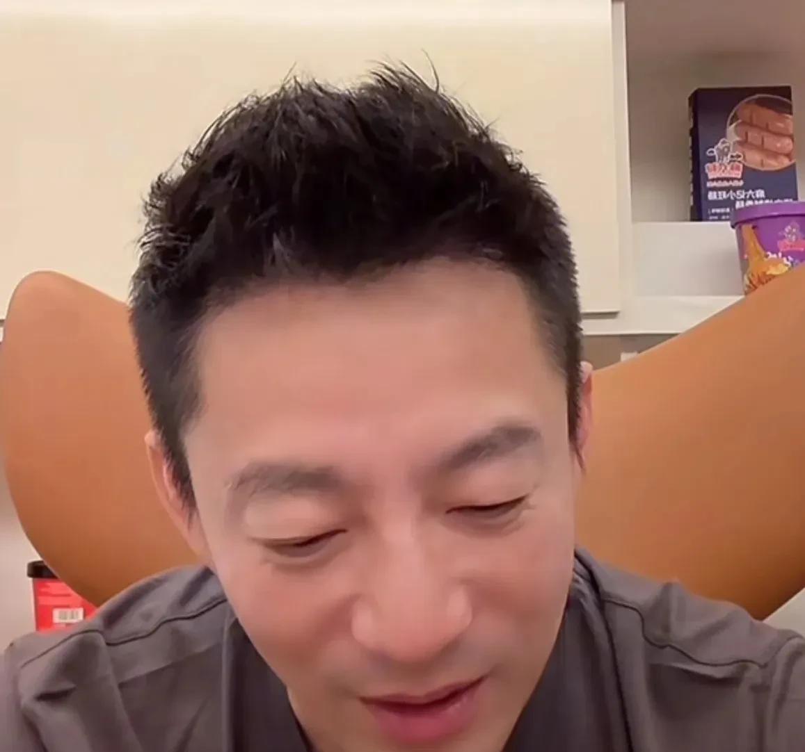 汪小菲还是信守了对前妻大S的承诺，带孩子回国也不会让孩子参加新店开业露脸，刚刚，