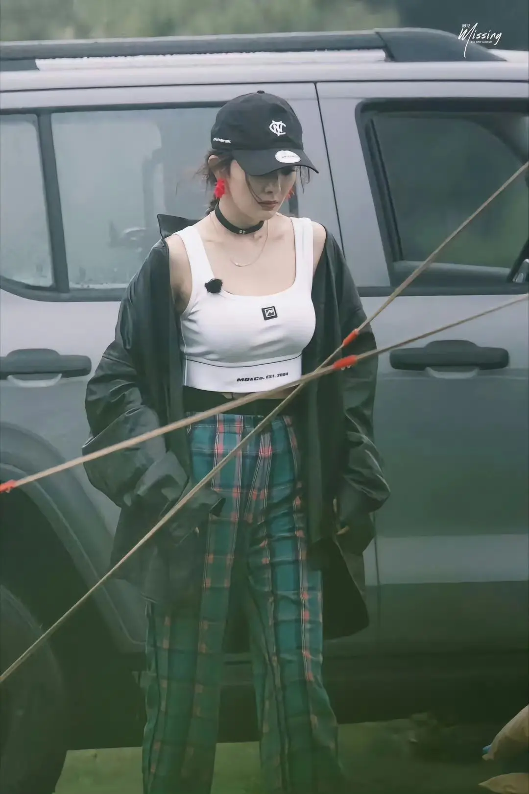 杨幂出行，身材还是那么顶