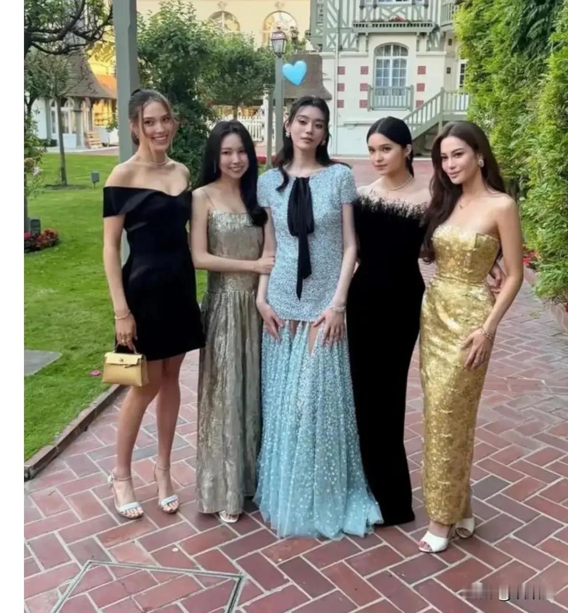 这五位女生有三位是豪门千金，奚梦瑶是豪门贵妇，谷爱凌是靠自己成了顶级豪门。