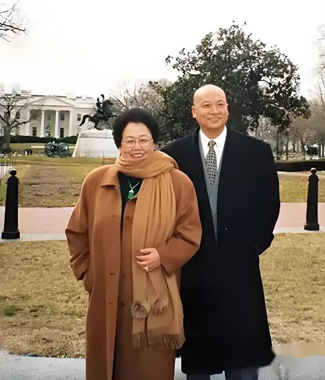 陈丽华因病去世，至于因什么病去世，成为媒体以及网友关注的焦点。其实关注陈丽华的