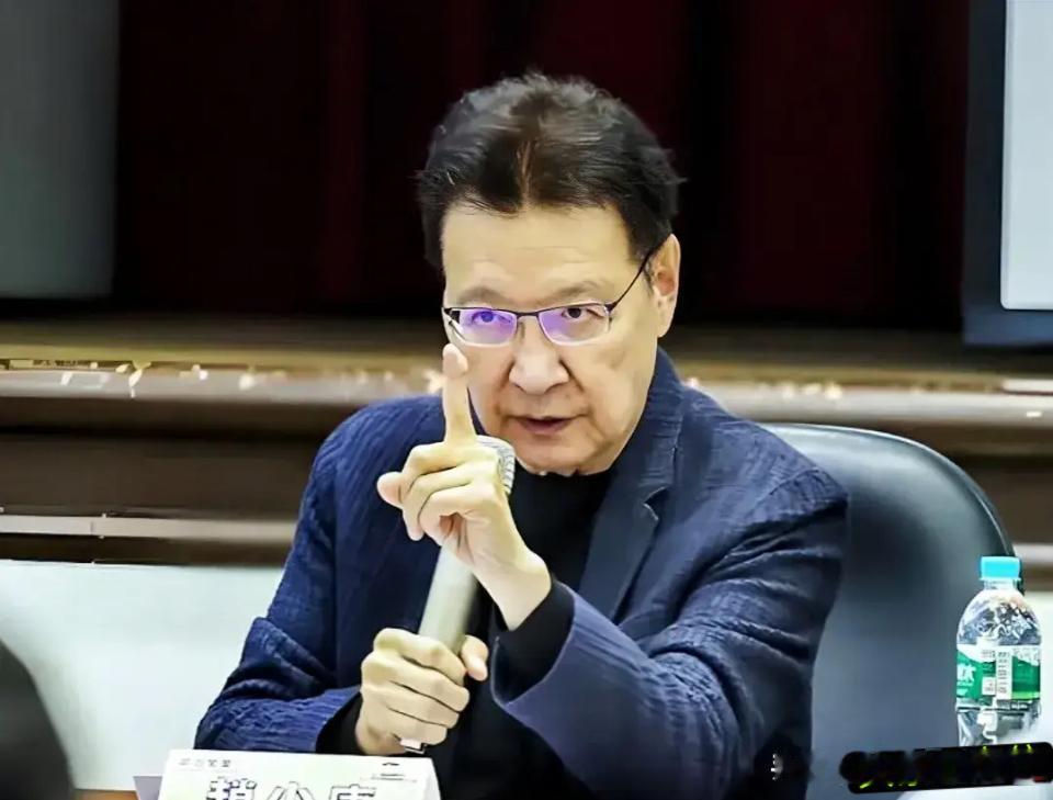 赵少康这波操作太掉价！为挺郝龙斌开记者会，拿“外部势力”造谣，还乱贴“亲中”标签