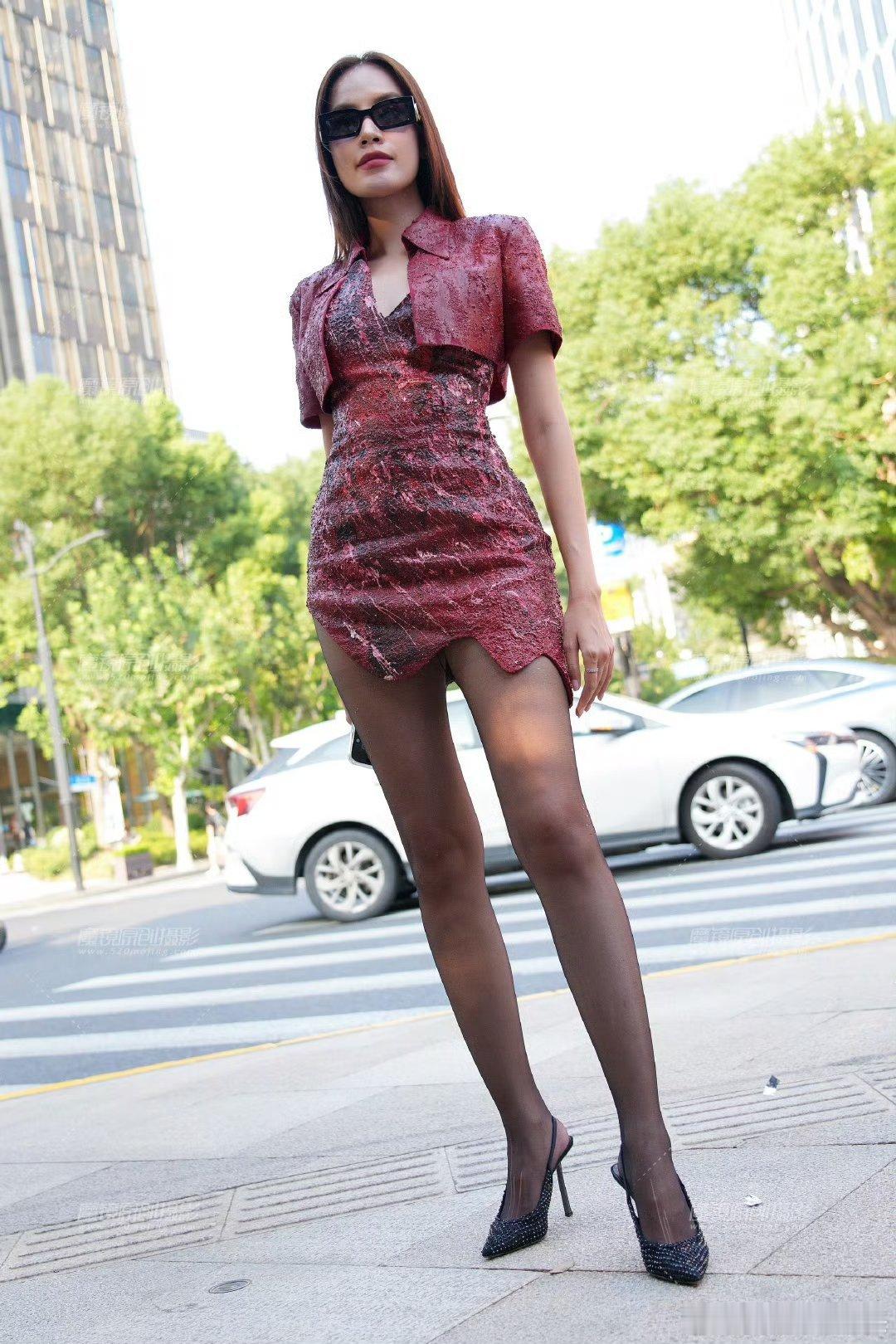 轻熟女神范儿街拍时尚街拍