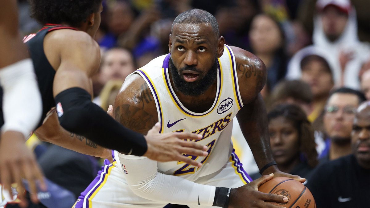 #NBA#角色未定！勒布朗敞开心扉：球队需要我干什么，我就干什么76人队内对抗赛后，勒布朗·詹姆斯坦