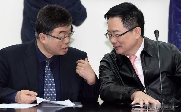 正义兄弟要被拆散吗？蔡正元因为三中案被绿营追杀，判了3年半的有期徒刑而且应