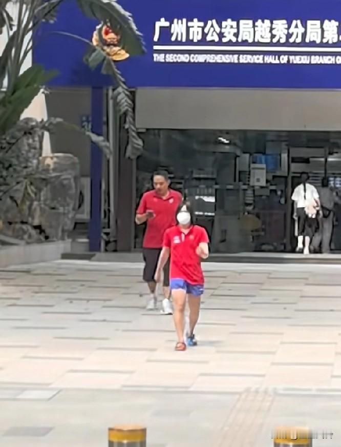 全宝有伤了吗？这鞋子怎么一半敖丙一半哪吒呢，全红婵一出来，跳水的热度又起来了两