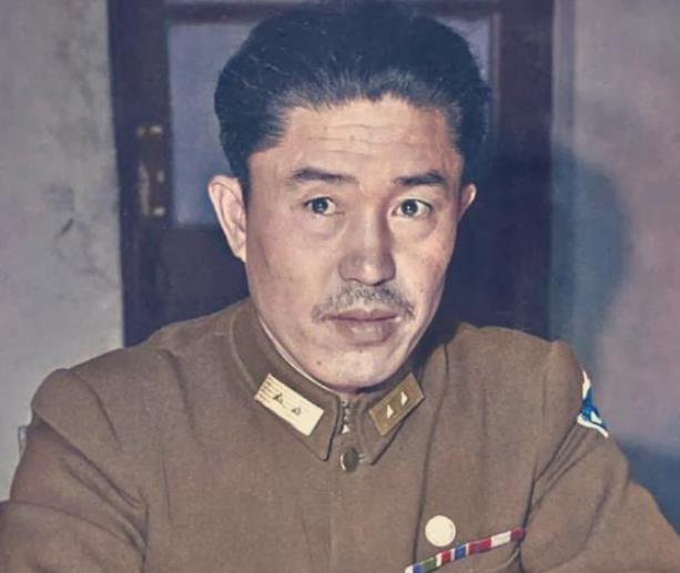 1983年，郑洞国的前妻想复婚，郑洞国的子孙都同意，但郑洞国却摇头拒绝：“她来了