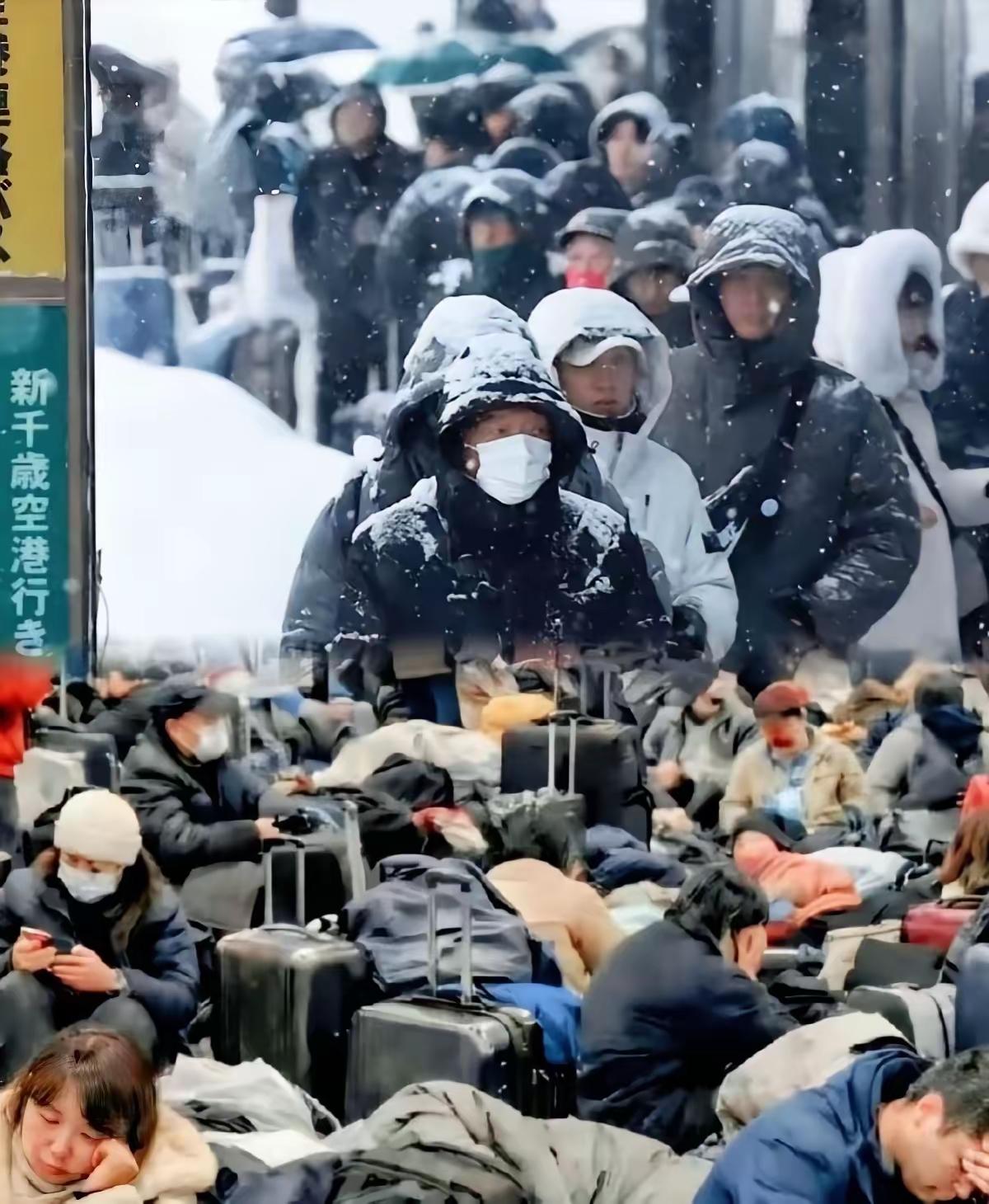 北海道暴雪困住“熊猫游客”：无视提醒的教训有多痛？暴雪突然降临北海道，两千多