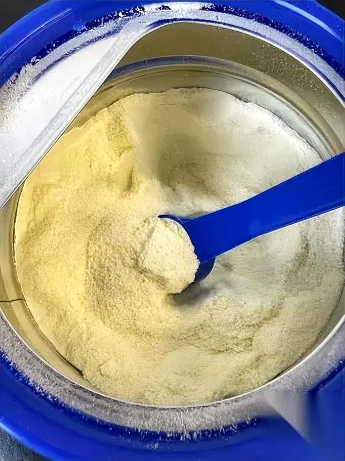 狗子竟成试毒先锋？这操作让家长细思极恐…有网友分享防坑妙招：给娃挑奶粉时