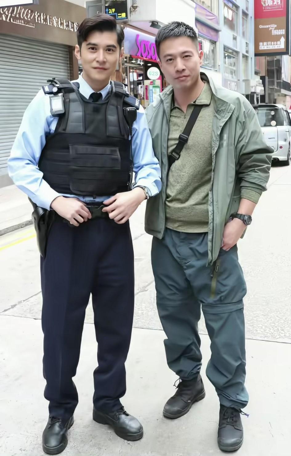 都说安志杰是最有男人味的男人，他的形象气质不光受女人的喜欢，同时男人也非常喜欢，