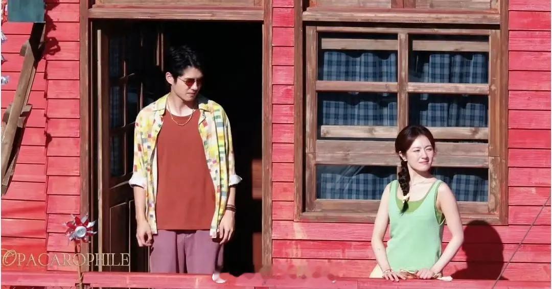 刘昊然李兰迪海岛舒服日志🏝️路透，好清新的色调​​​