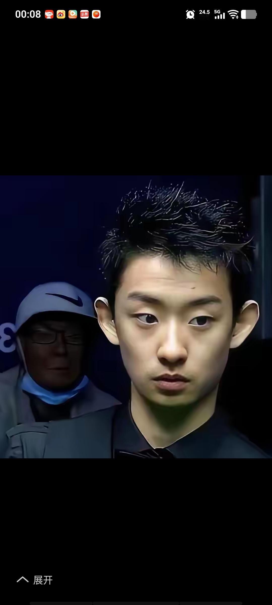 吴宜泽以13比11淘汰塞尔比，成功挺进八强。今日第三阶段的比赛中，比分交替攀升，