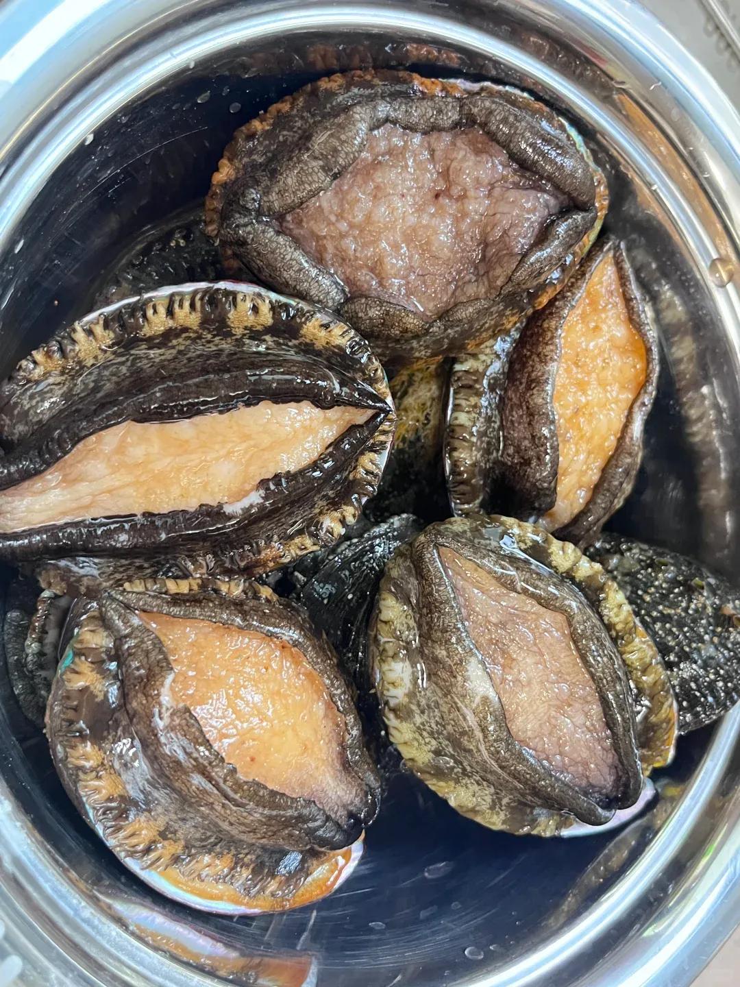 我再也不吃鲍鱼了真有人喜欢吃鲍鱼吗？不知道这东西怎么评上四大海味的，难