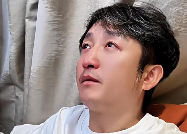 拳王老婆破防了！亲自下场全网删文，网友的“建议报警”成了压垮骆驼的最后一根稻草