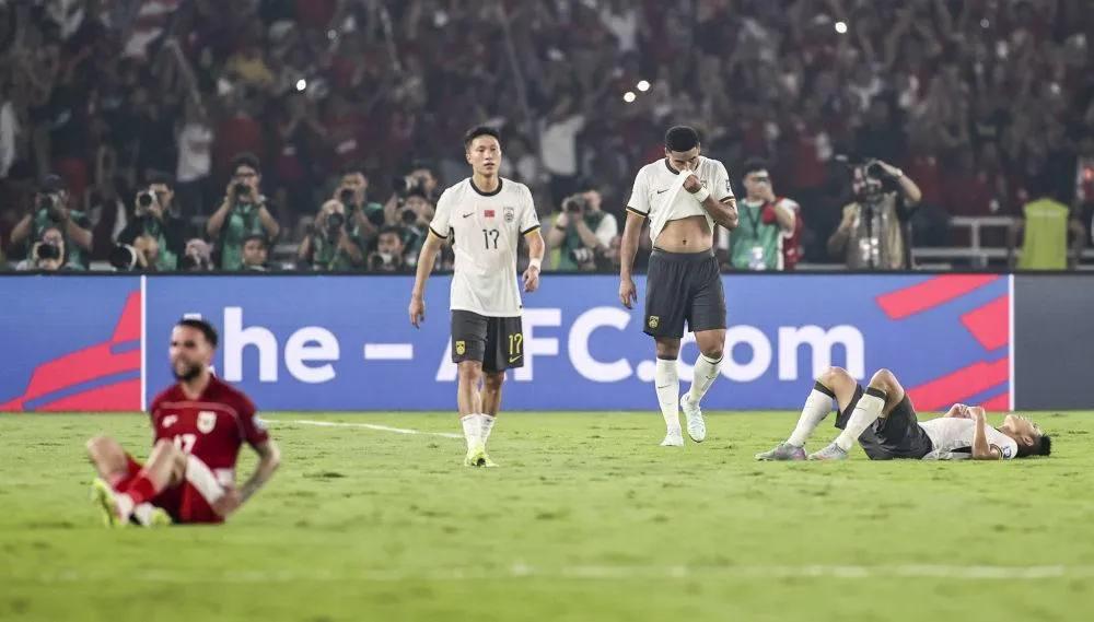 国足赢麻了！虽然国足0：1输印尼，但这是好事：1、预示着国足即将迎来反转，一