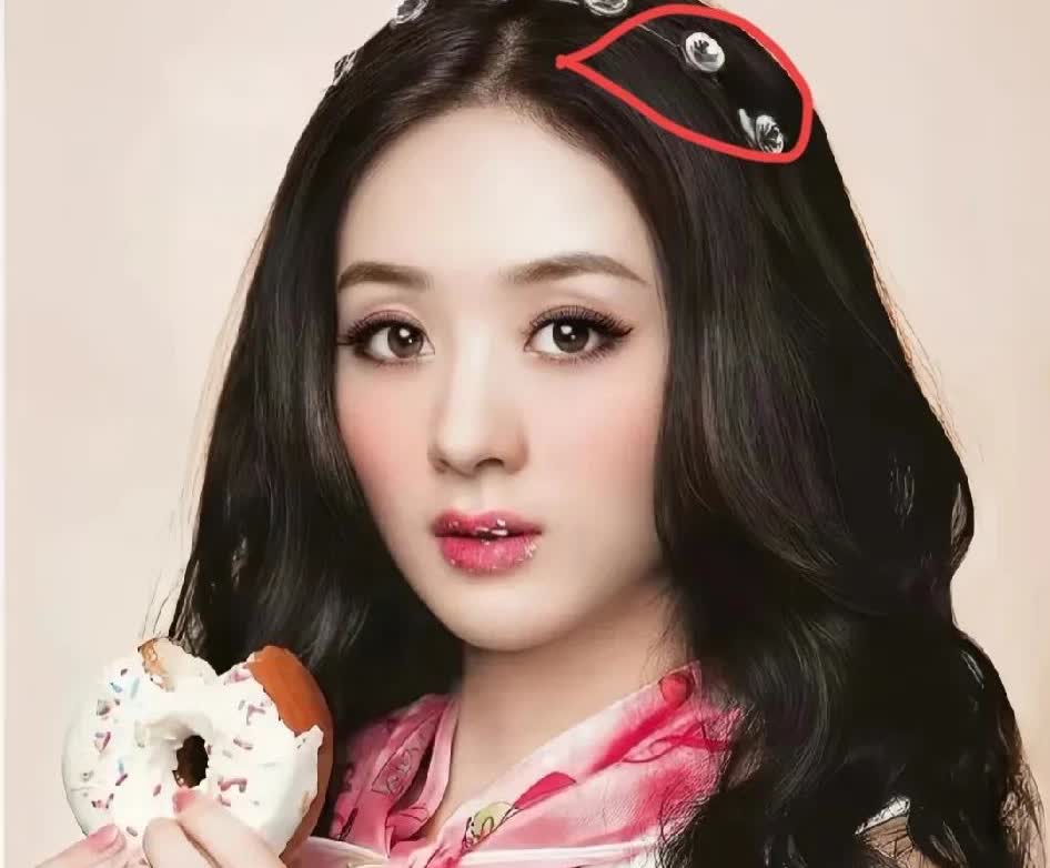 赵丽颖不回应和赵胤德的关系，这里面门道可不少！好多人都在吃瓜，她为啥不吱声呢？
