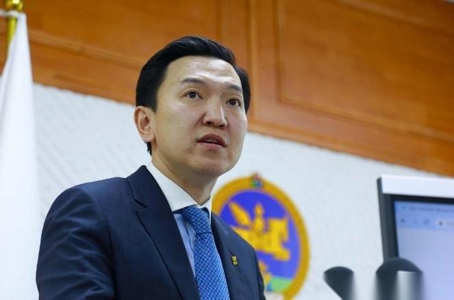 蒙古政坛最近又换血，新总理乌齐尔勒刚上任半个月，就干了件大事。他直接约见中国大使