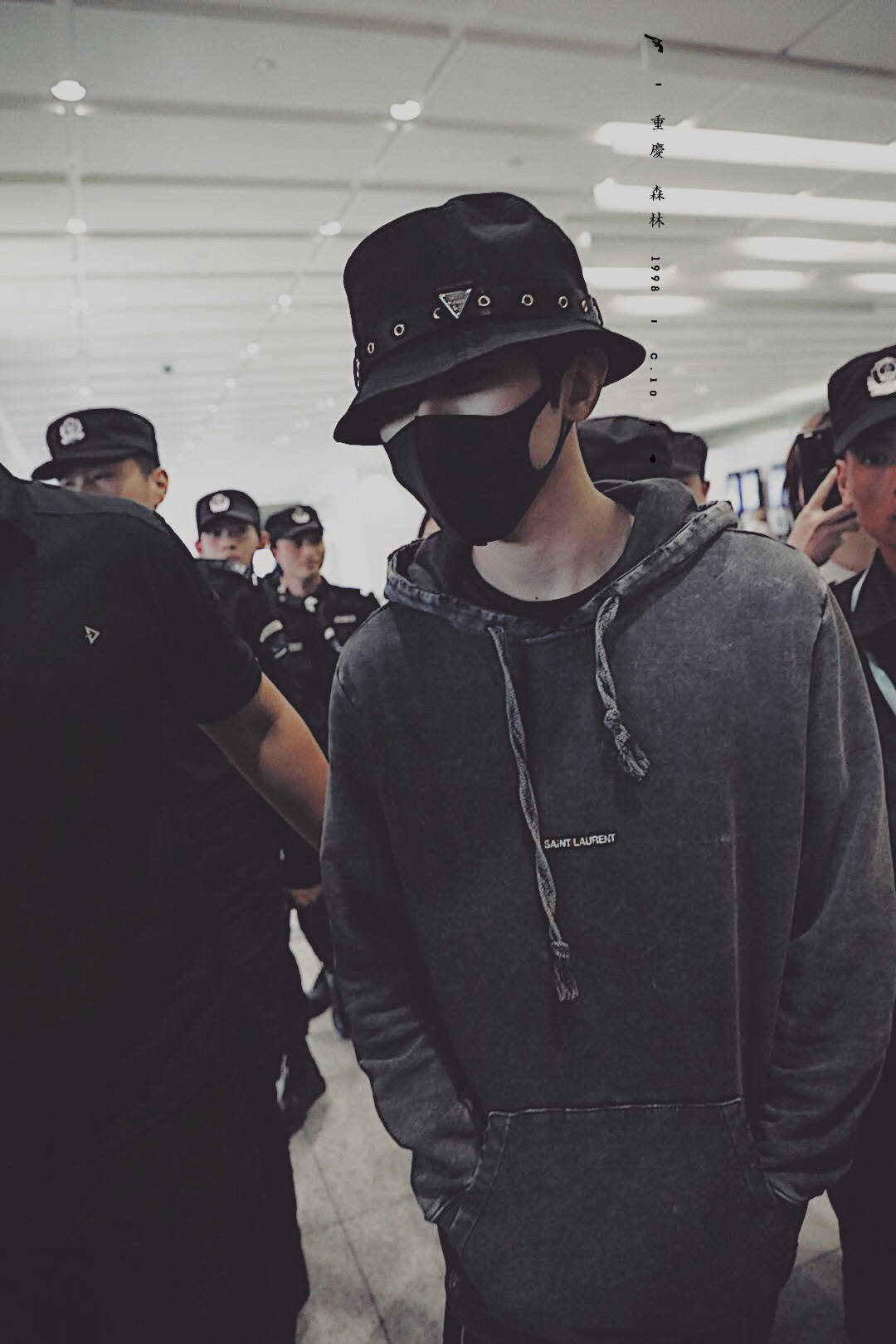 2018.9.13台北✈️杭州哈哈哈哈，坤坤这鞋是…就这样的吗[大笑]​​​