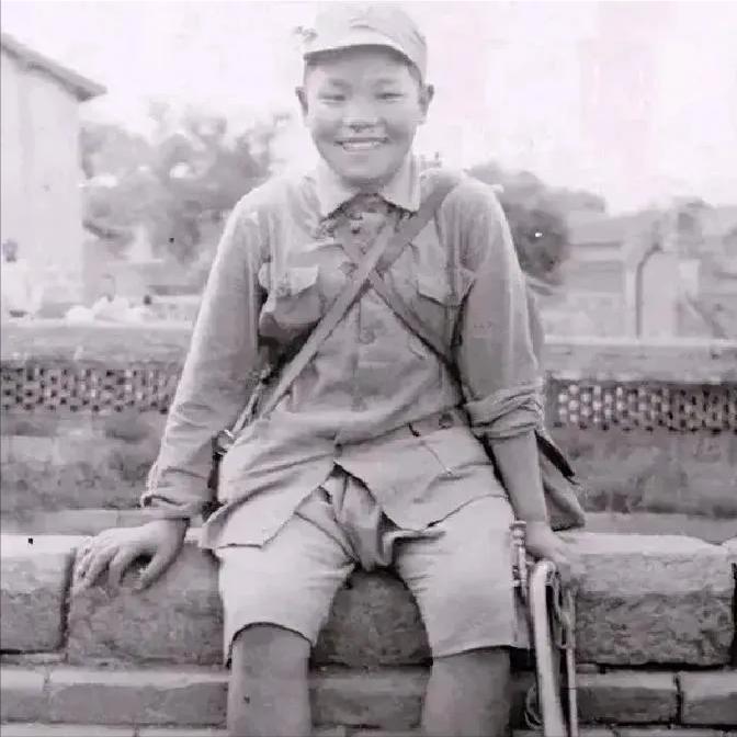 1937年，山西晋城，11岁的放牛娃乔志学在庙会上看戏打了个盹。等他揉着眼睛醒过