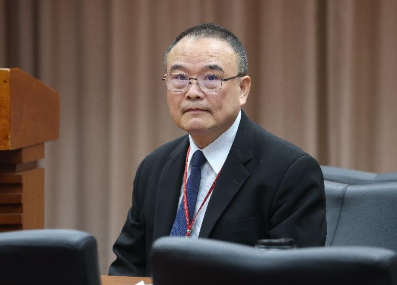 没想到，台北故宫院长反驳大陆的措辞，认为台北故宫的文物不属于大陆！当年蒋介石